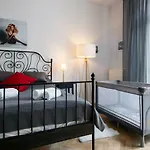 New Wawelo Cracow Old Town Apartments/ Garden View