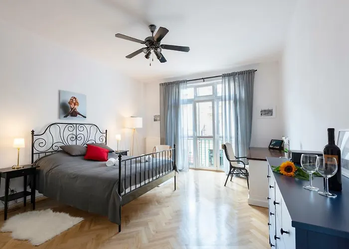 New Wawelo Cracow Old Town Apartments/ Garden View
